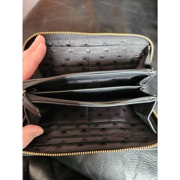 NWOT Juicy Couture star studded wallet Black Faux Leather Zippered Wallet w/ Stu - Picture 7 of 9